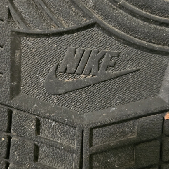 Nike Jordan shoes - Picture 3 of 5